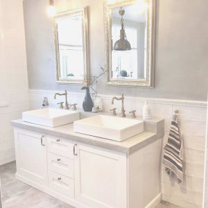 A&ccedil;ık Renk Banyo Dolabı ve Mobilyası 300x300 - Banyo Dolapları